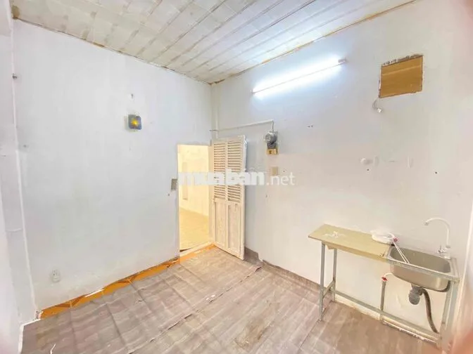 Căn 6 người ở 2 phòng ngủ tách bếp ban công 2 mặt thoáng lối đi riêng