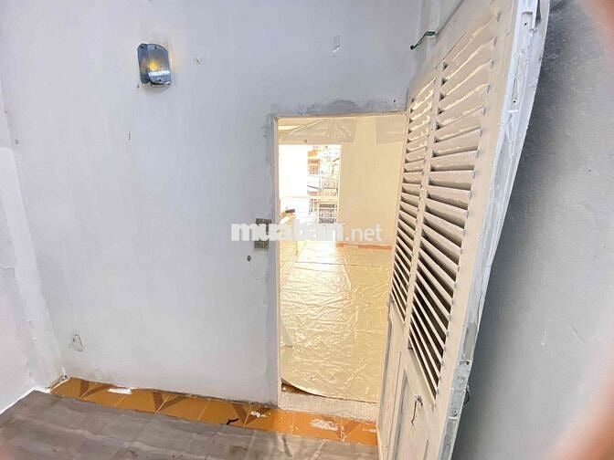 Căn 6 người ở 2 phòng ngủ tách bếp ban công 2 mặt thoáng lối đi riêng