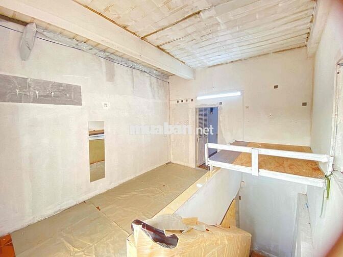 Căn 6 người ở 2 phòng ngủ tách bếp ban công 2 mặt thoáng lối đi riêng