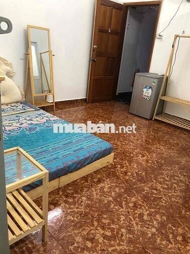Phòng ban công rộng, tách bếp ngoài phòng tại 143/76 Gò Dầu