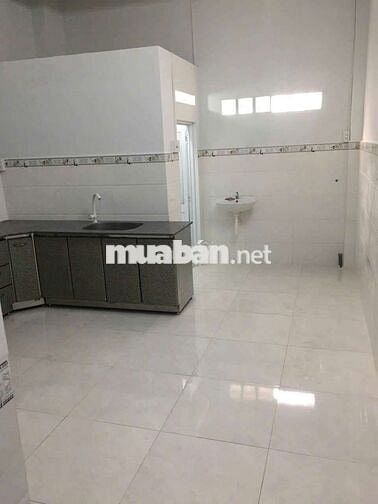 nhà 2pn 2wc phan văn hớn gần trường chinh trước nhà 5m 