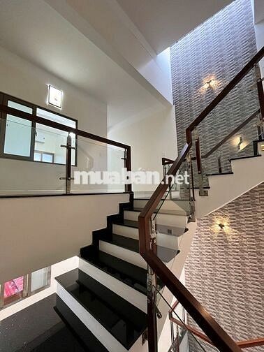 Cho thuê nhà 3 tầng full nội thất gần Minh Mạng, 4PN, 20 triệu