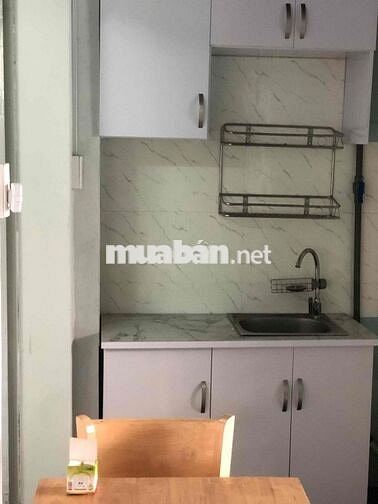 Phòng ban công rộng, tách bếp ngoài phòng tại 143/76 Gò Dầu