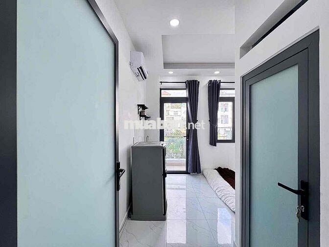 CĂN HỘ BANCOL CỬA SỔ LỚN - DƯƠNG QUẢNG HÀM FULL NỘI THẤT