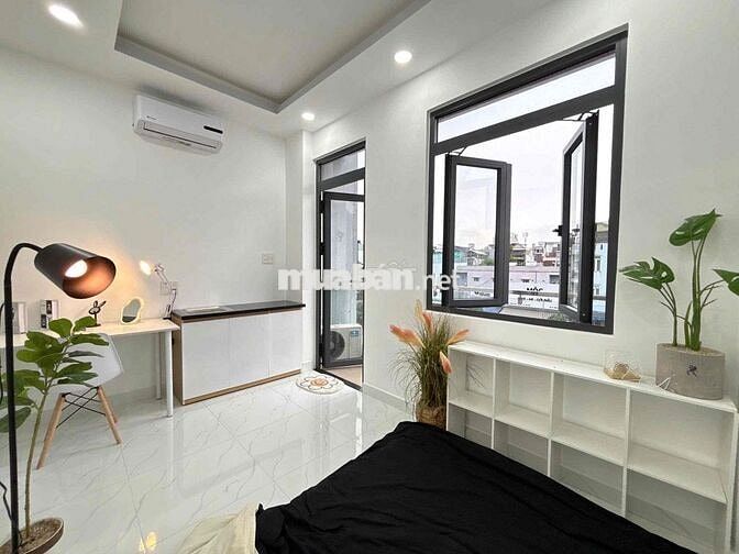 CĂN HỘ BANCOL CỬA SỔ LỚN - DƯƠNG QUẢNG HÀM FULL NỘI THẤT