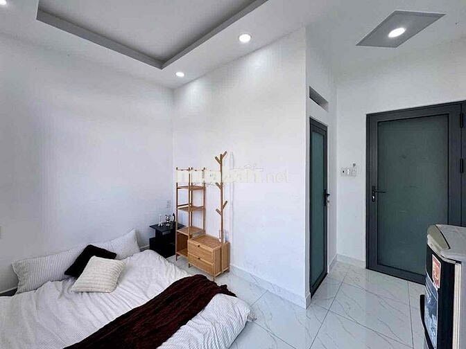 CĂN HỘ BANCOL CỬA SỔ LỚN - DƯƠNG QUẢNG HÀM FULL NỘI THẤT