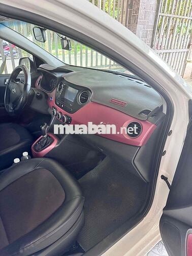 Hyundai i10 AT hatchback 2018 Trắng Tự động