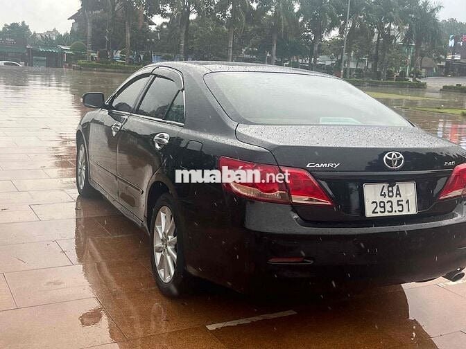 Toyota Camry 2.4G số tự động màu Đen