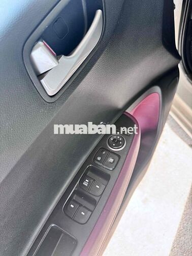 Hyundai i10 AT hatchback 2018 Trắng Tự động