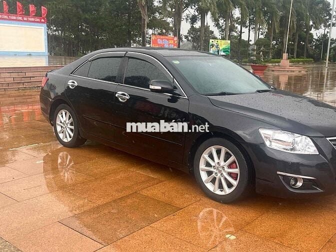 Toyota Camry 2.4G số tự động màu Đen