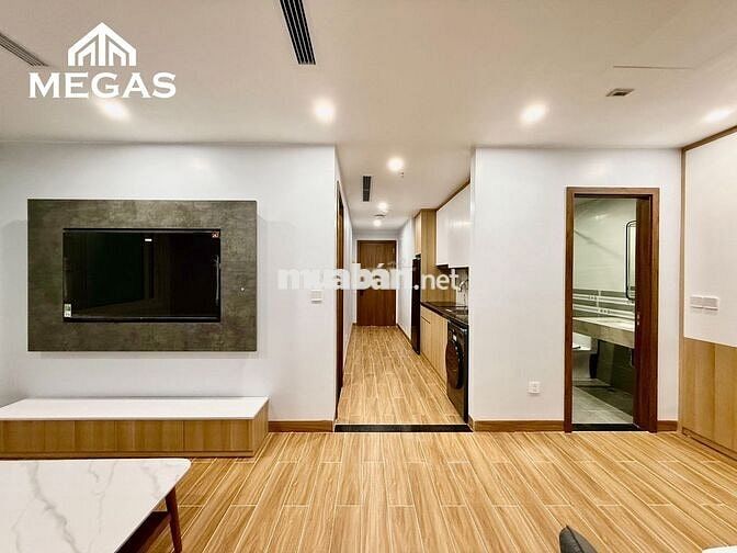 CHO THUÊ 1N1K BAN CÔNG CỬA SỔ NGAY LẠC LONG QUÂN, VÕ CHÍ CÔNG, TÂY HỒ