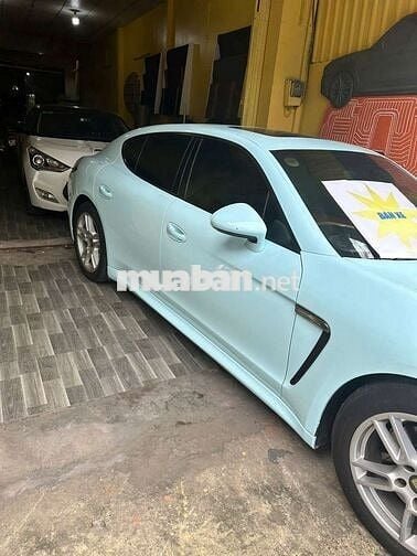 Porsche Panamera Xanh pastel Tự động