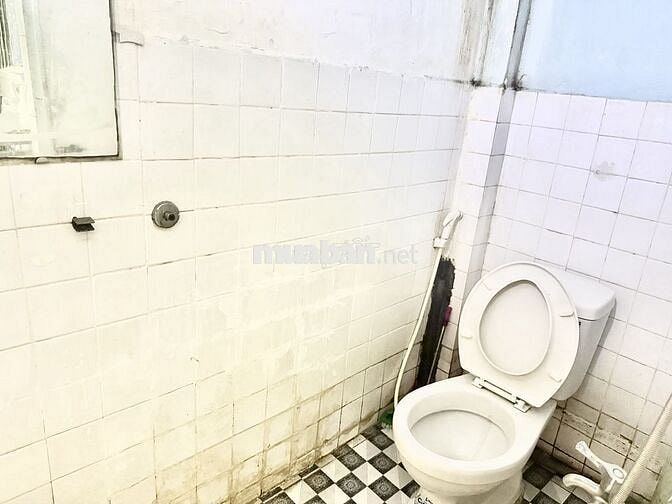 Cho thuê phòng giá rẻ, full nội thất, ngay 870 Lạc Long Quân