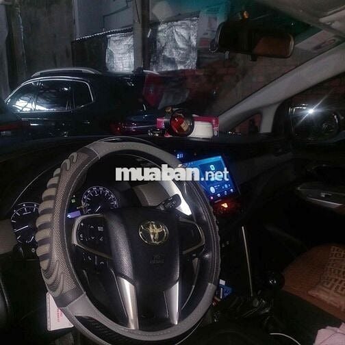 Toyota Innova 2016 Bạc 8 chỗ