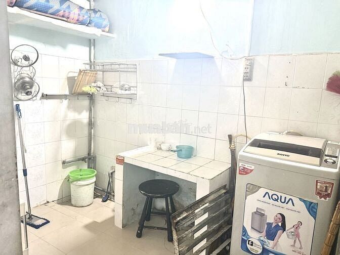 Cho thuê phòng giá rẻ, full nội thất, ngay 870 Lạc Long Quân