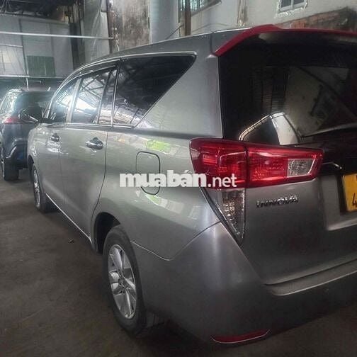 Toyota Innova 2016 Bạc 8 chỗ