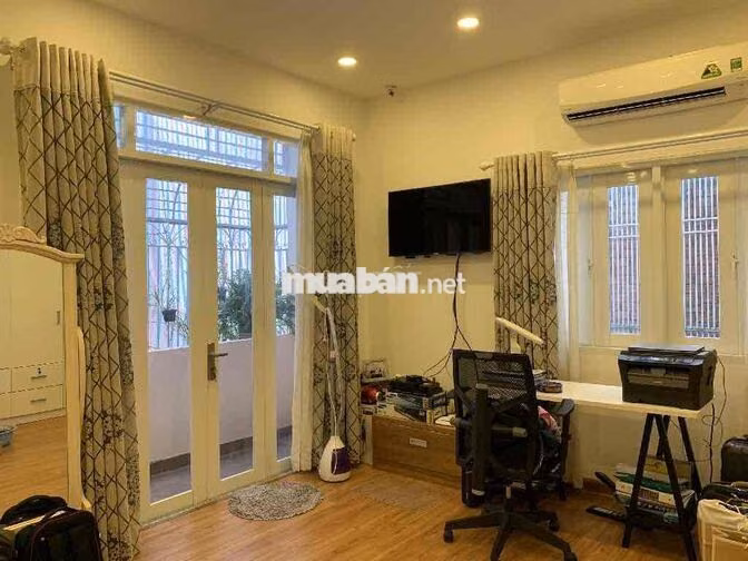 vài phòng trống ngay Thống nhất cần cho thuê