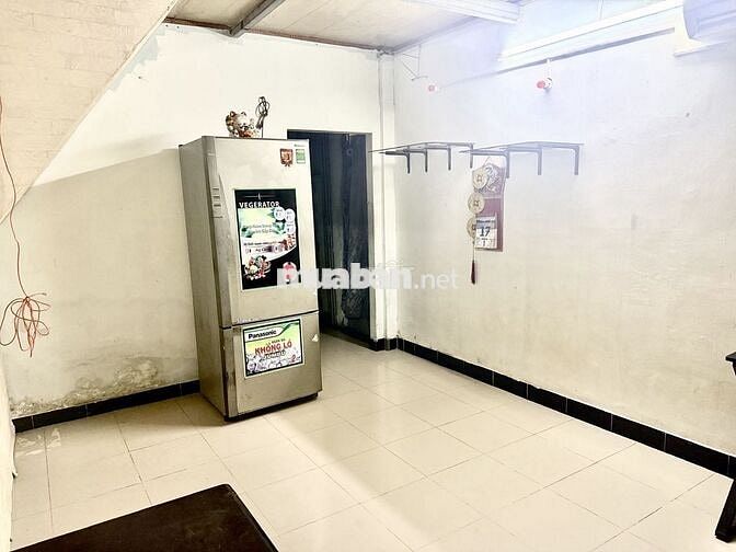 Cho thuê phòng giá rẻ, full nội thất, ngay 870 Lạc Long Quân
