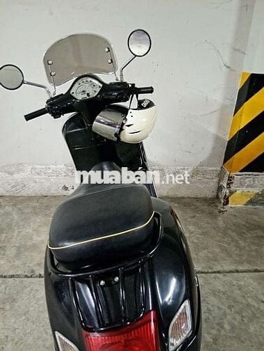 Piaggio Vespa GTS Nam màu Đen