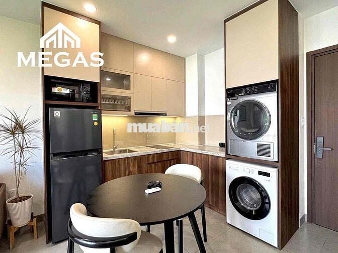 CĂN HỘ FULL NỘI THẤT TIỆN NGHI BAN CÔNG NGAY CÔNG VIÊN CẦU GIẤY