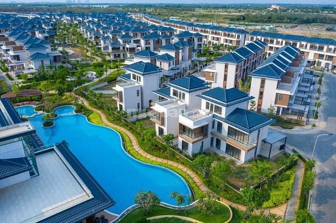 Cần chuyển nhượng biệt thự song lập Swan Bay zone 8 hướng đông nam