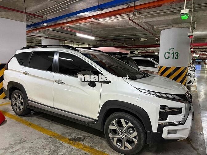 Mitsubishi Xpander Cross 2023 Trắng 15000km