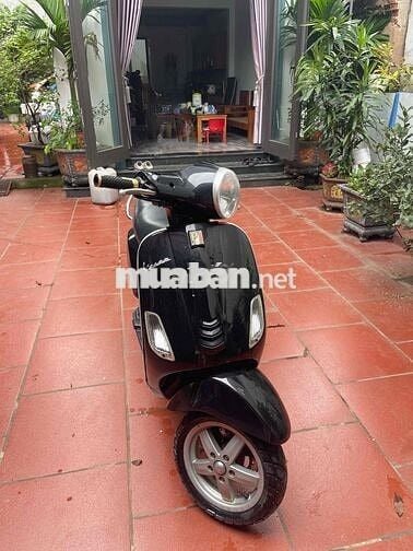 Piaggio Vespa LX 125 Đen đã qua sử dụng