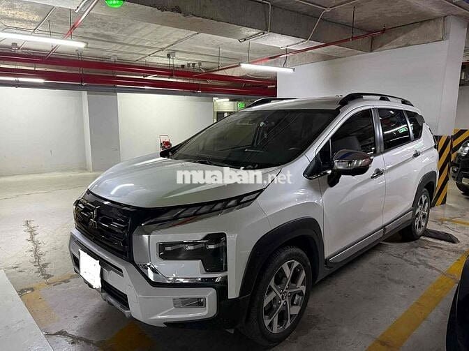 Mitsubishi Xpander Cross 2023 Trắng 15000km