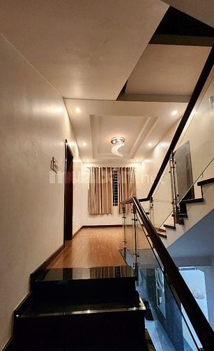  Biệt Thự KDC Sadeco Phước Kiển, MT đường 16m , DT:10x20 . Giá:30tr/th