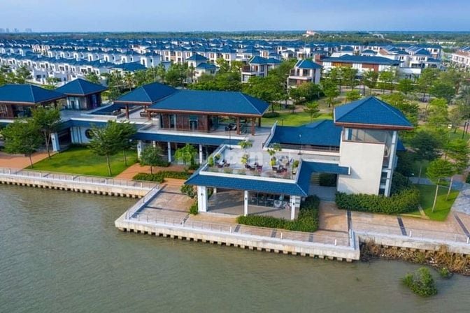 Cần chuyển nhượng biệt thự song lập Swan Bay zone 8 hướng đông nam