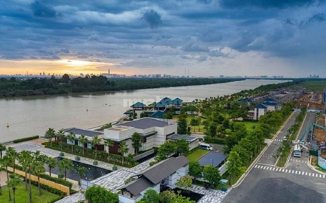Cần chuyển nhượng biệt thự song lập Swan Bay zone 8 hướng đông nam
