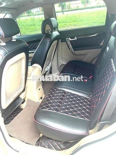 Chevrolet Captiva LT 7 chỗ Trắng