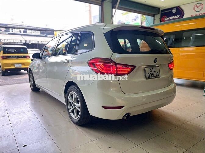 BMW 218i 2016 Trắng 1.5 7 chỗ