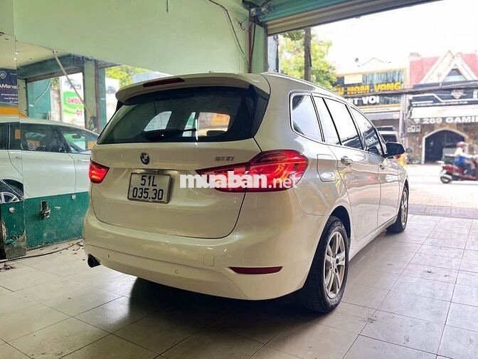 BMW 218i 2016 Trắng 1.5 7 chỗ