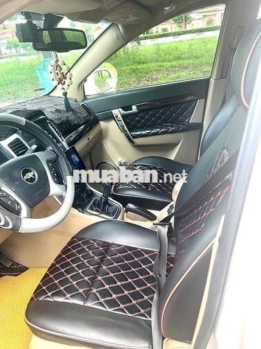 Chevrolet Captiva LT 7 chỗ Trắng