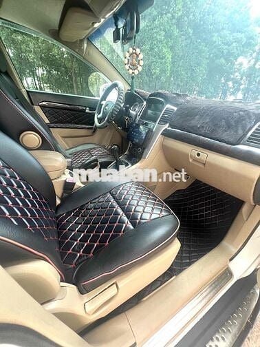 Chevrolet Captiva LT 7 chỗ Trắng