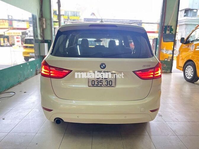 BMW 218i 2016 Trắng 1.5 7 chỗ