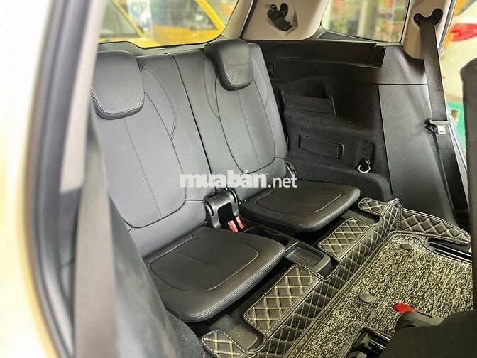 BMW 218i 2016 Trắng 1.5 7 chỗ