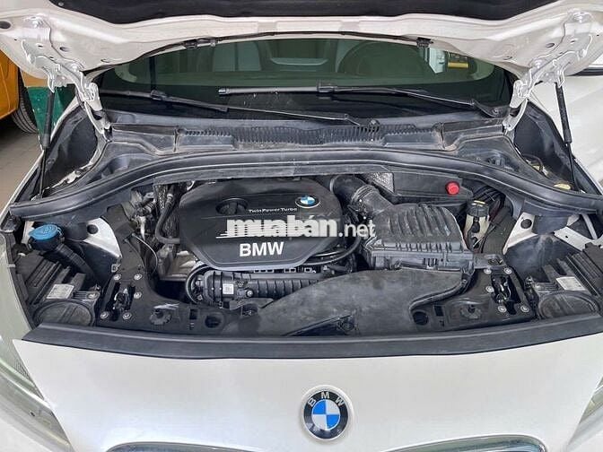 BMW 218i 2016 Trắng 1.5 7 chỗ