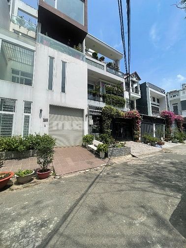 Nhà cho thuê Làng Đại Học B .Phuớc Kiển ,Dt:4x20, 1,5 lầu. Giá:15tr/th