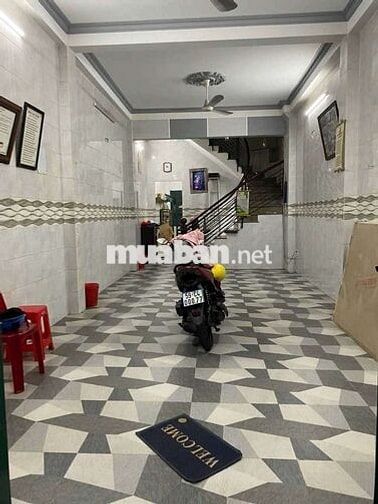 nhà mặt tiền kinh doanh sầm uất. tân quy Q7