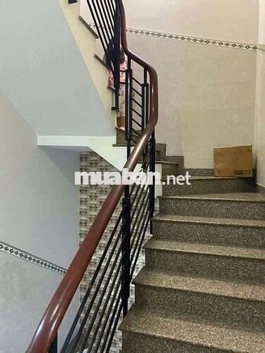 nhà mặt tiền kinh doanh sầm uất. tân quy Q7