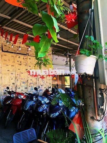 Cần sang quán cà phê kết hợp đồ ăn Hàn Quốc