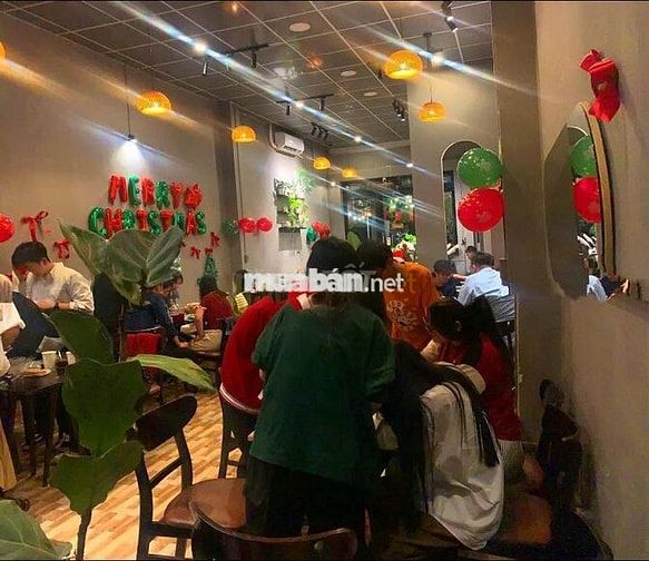 Cần sang quán cà phê kết hợp đồ ăn Hàn Quốc