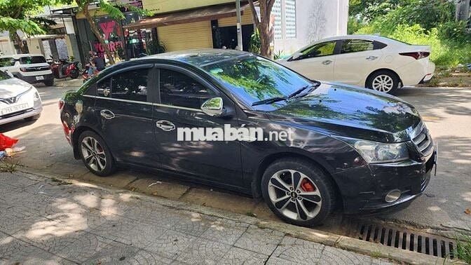 Chevrolet Cruze 5 chỗ số tự động màu Đen