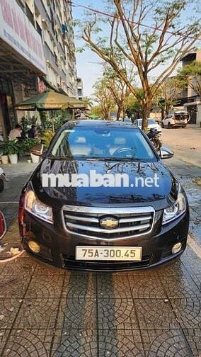 Chevrolet Cruze 5 chỗ số tự động màu Đen