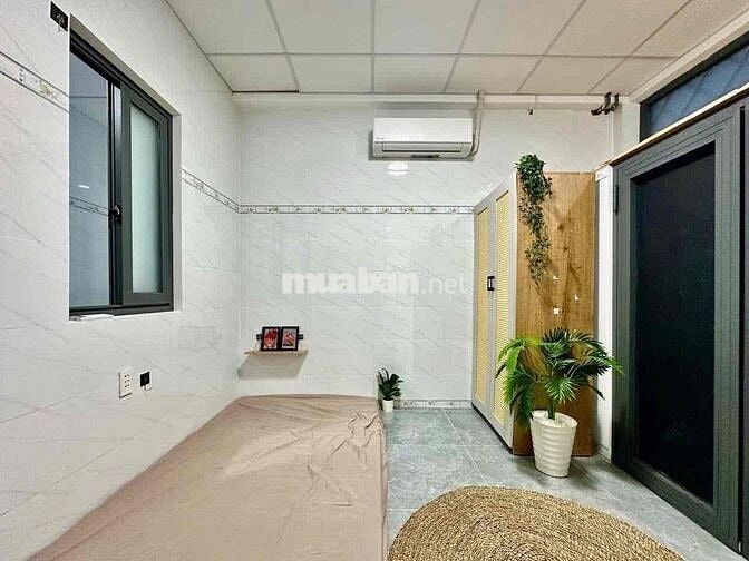 CHO THUÊ PHÒNG TRỌ STUDIO BAN CÔNG RỘNG GẦN DƯƠNG QUẢNG HÀM, VLU