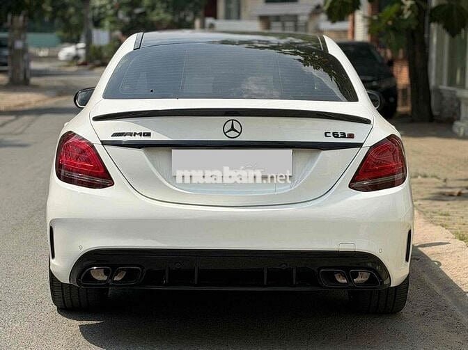 Mercedes-Benz C200 Exclusive Custom C63