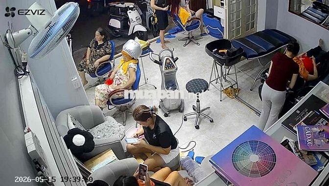 Tuyển thợ gội đầu và nail