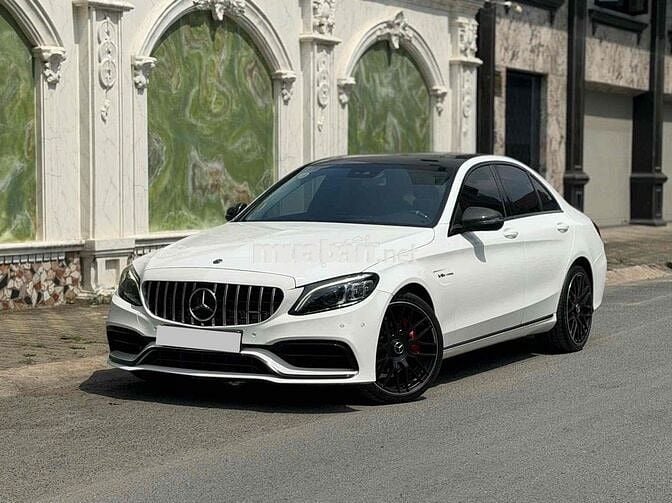 Mercedes-Benz C200 Exclusive Custom C63